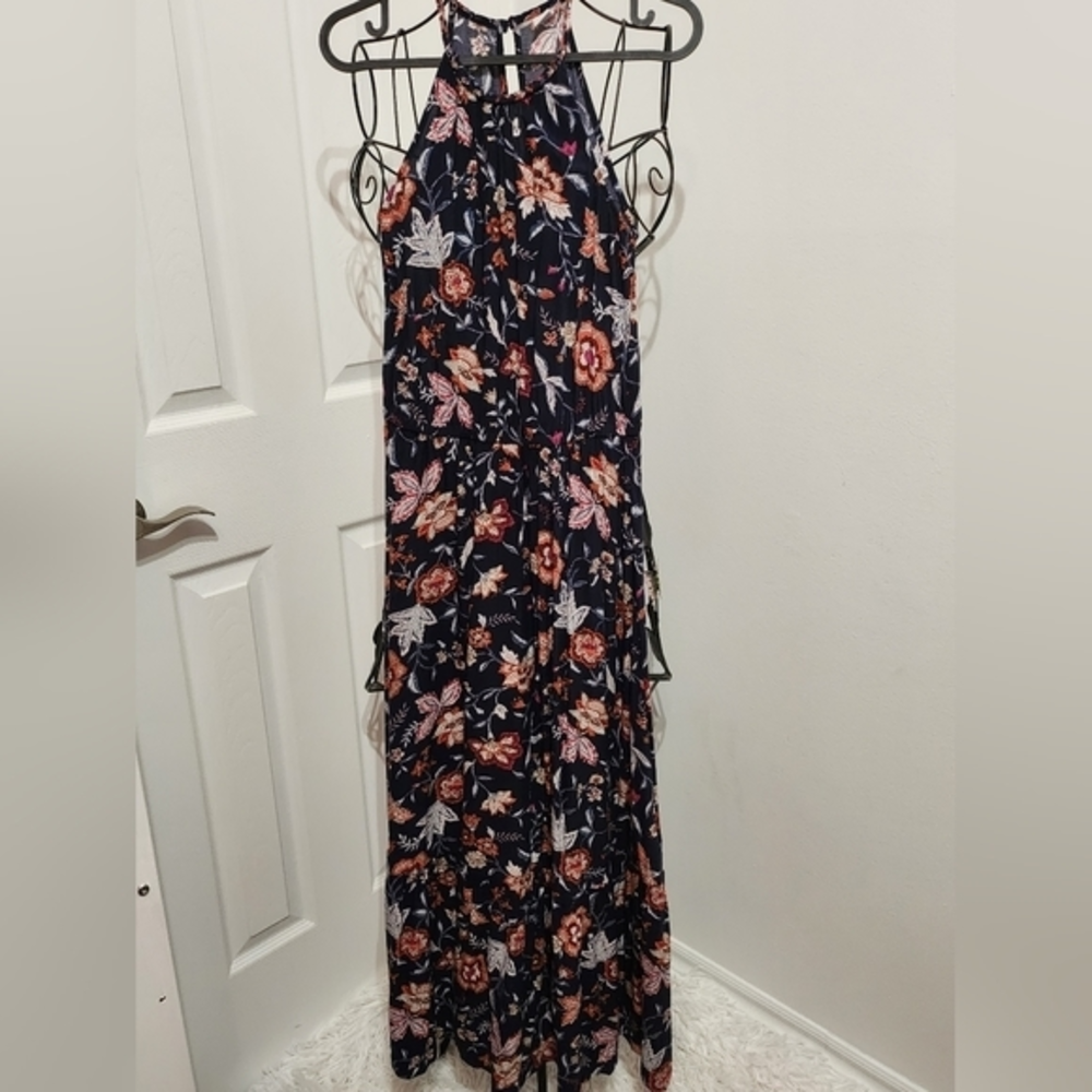 Maxi‎ flower dress